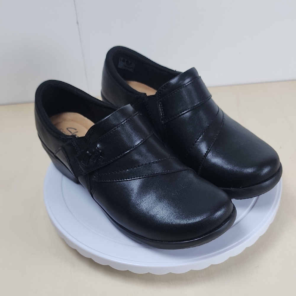 Clarks Black Slip-On Loafers Size 8W